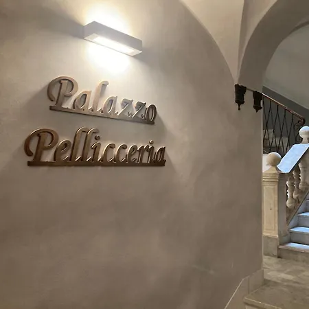 Vico Superiore Di Pellicceria - Le Di Bart *